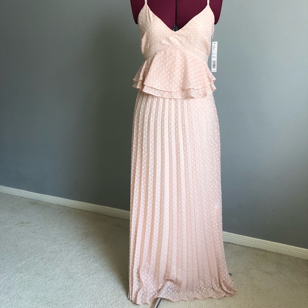 NWT Gianni Bini blush peplum dress size 4